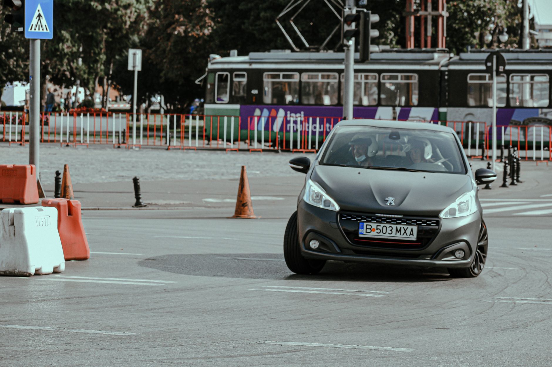 Jak samodzielnie tworzyć plan doskonalenia jazdy po zdaniu prawa jazdy